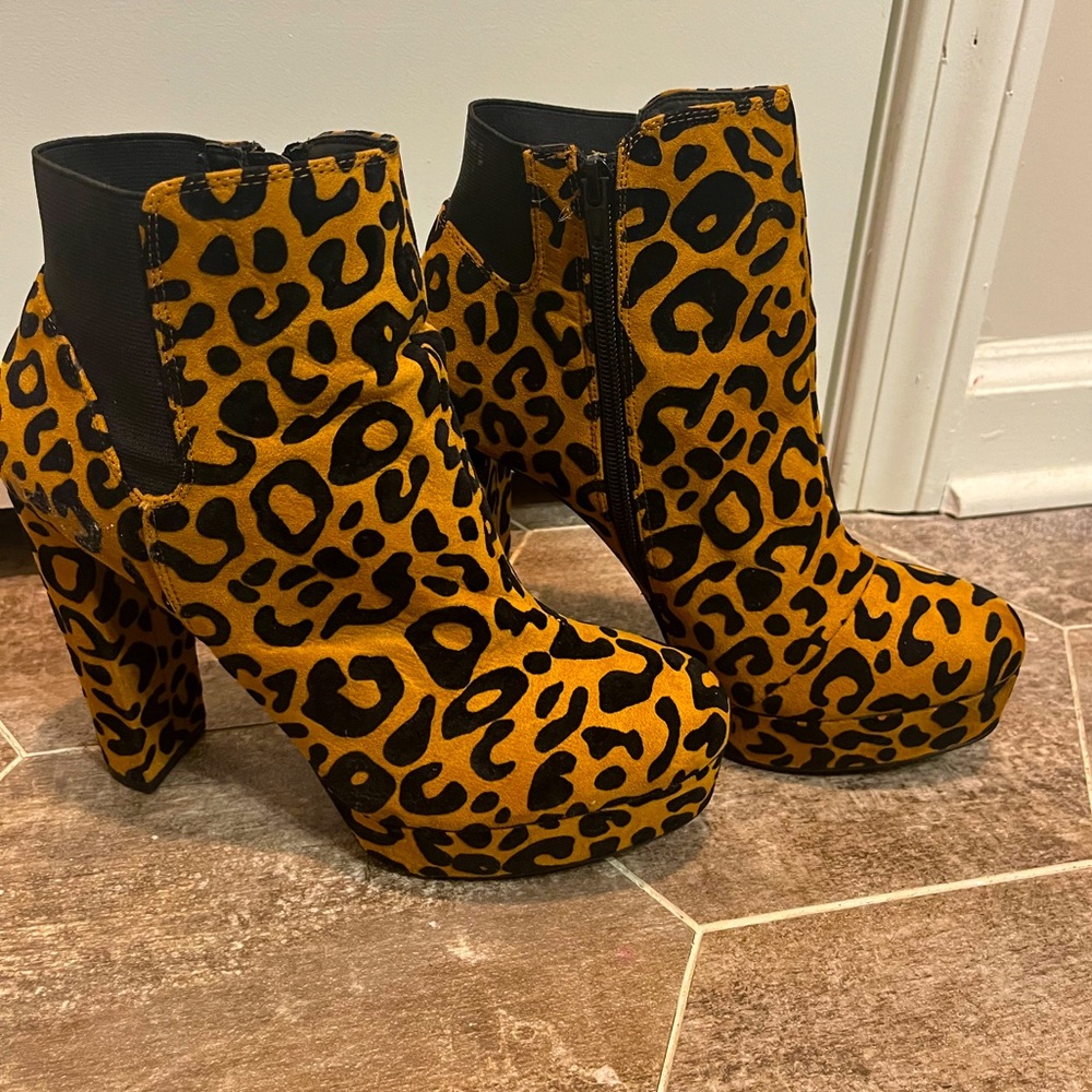 Cheetah Ankle Bootie (WORN ONCE)